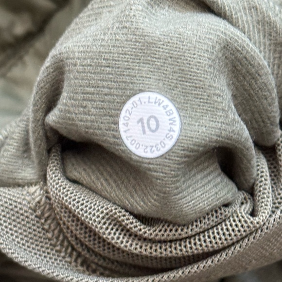 Lululemon Belted Long Insulated Vest Medium Olive - Picture 7 of 9